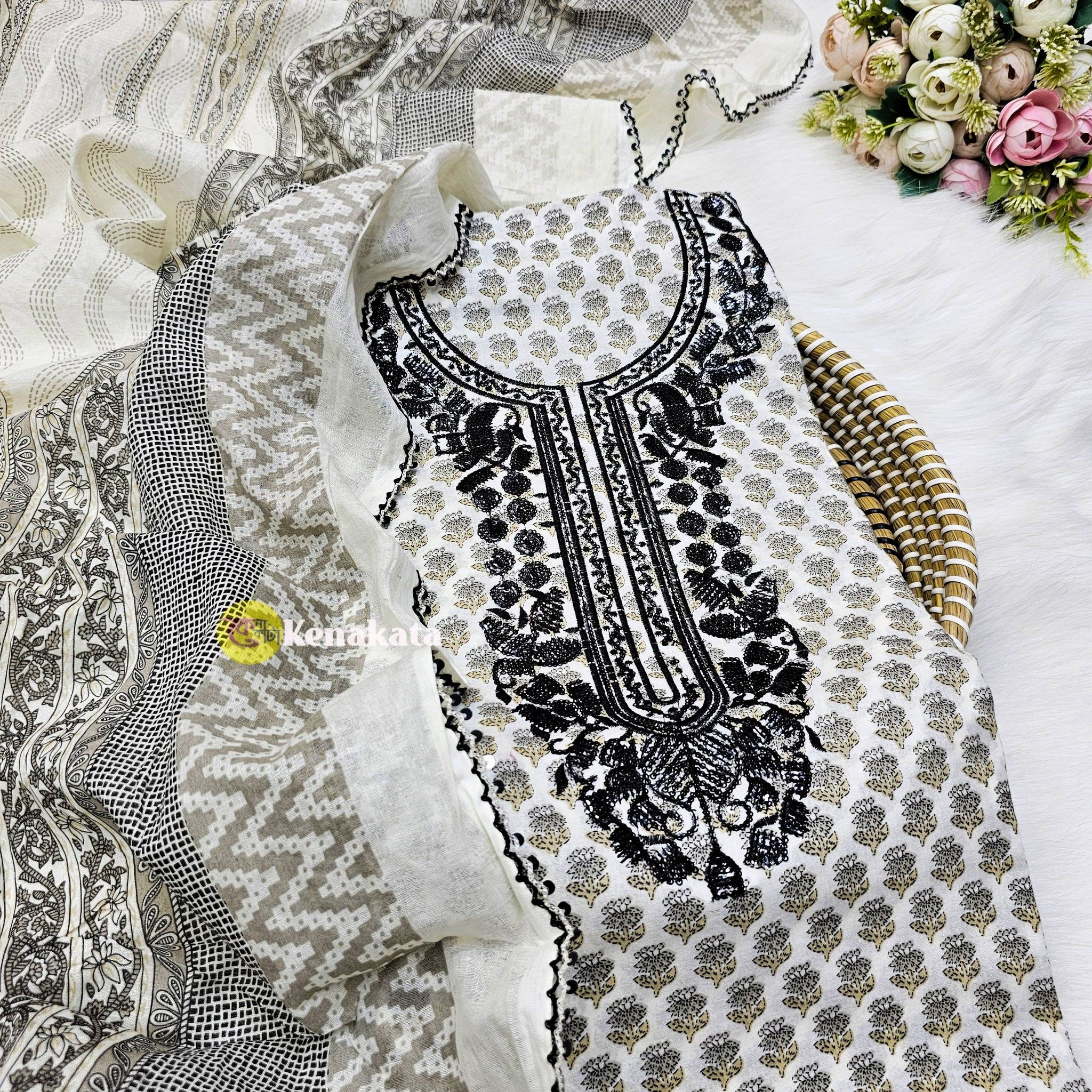 টাইমলেস ব্ল্যাক & হোয়াইট